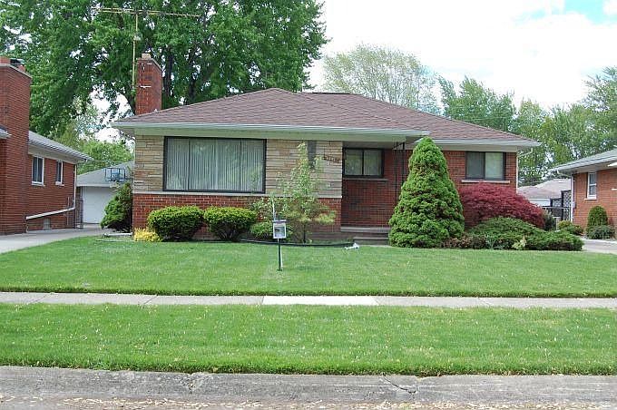 2nd image of 19818 Edmunton St