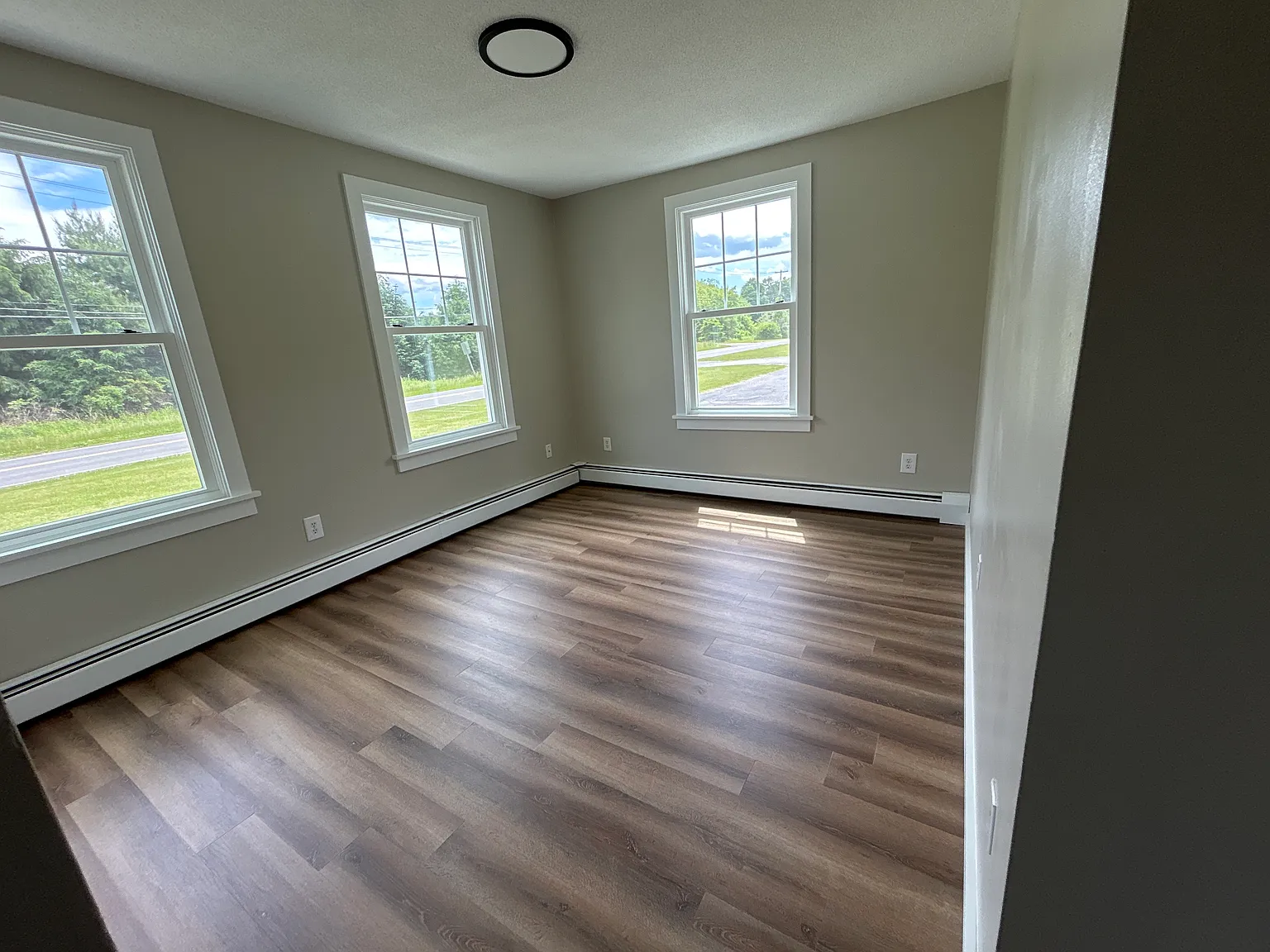 2 bed, 1000 sqft, $2,500 — Photo 3
