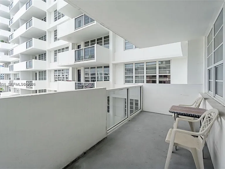 100 Lincoln Rd #818 — Photo 1