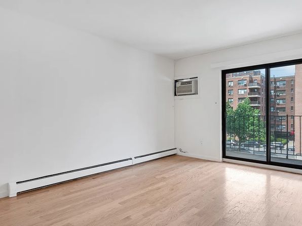 3510 Oxford Ave UNIT 9