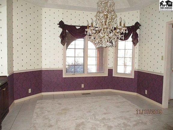 3rd image of 5 Prairie Dunes Dr