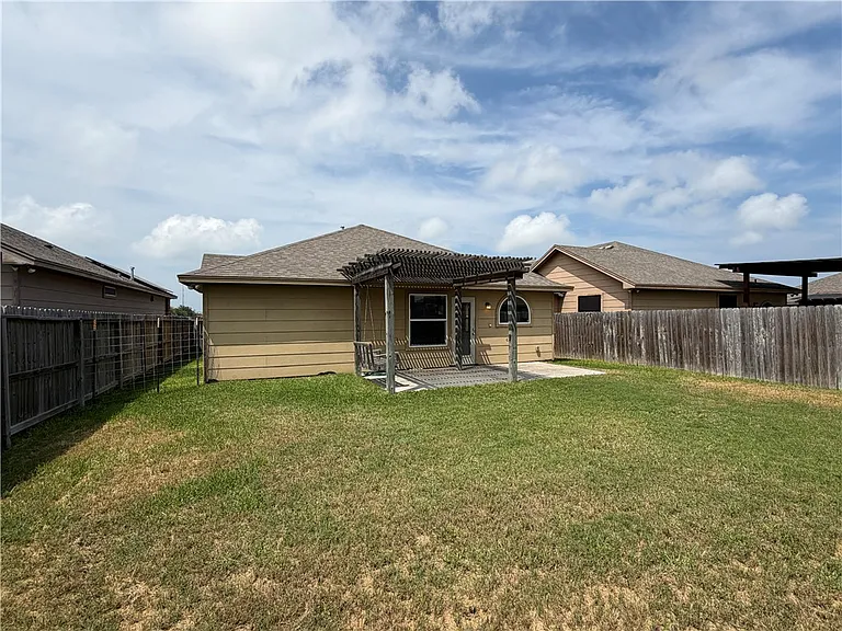 8033 Cormorant Dr — Photo 25