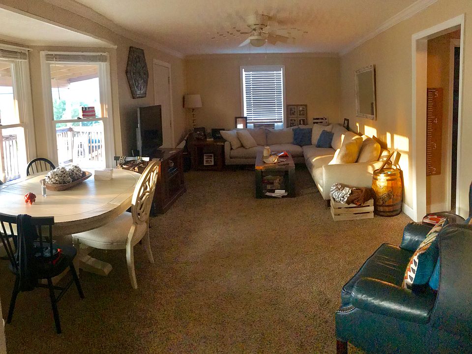 2nd image of 201 S Moss Ave