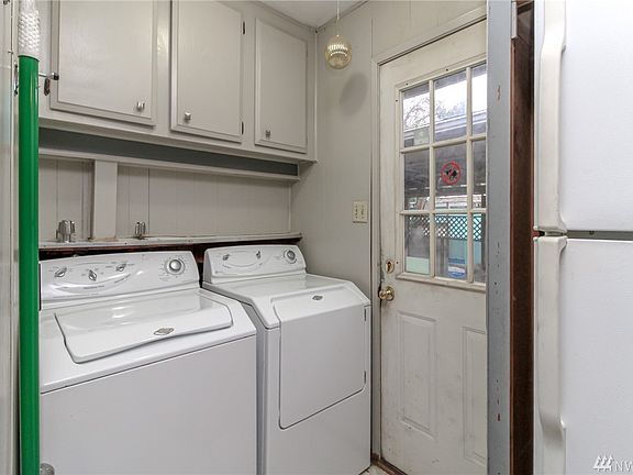 3rd image of 15652 84th Ave E