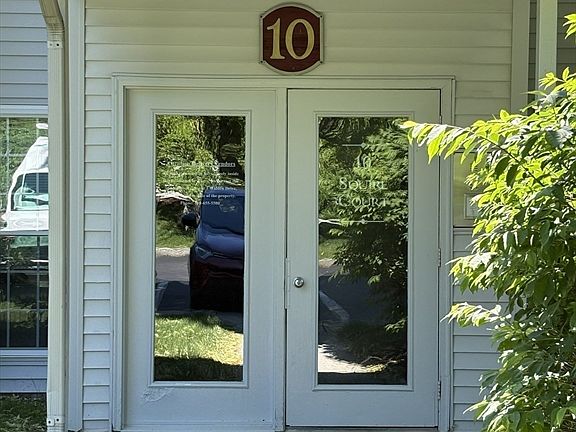 3rd image of 10 Squire Ct APT 3