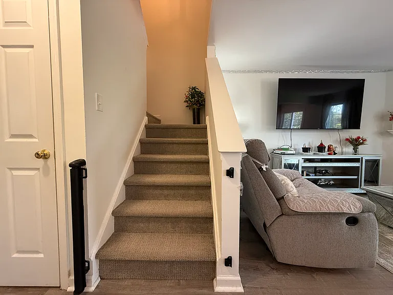 120 Village Dr — Photo 21