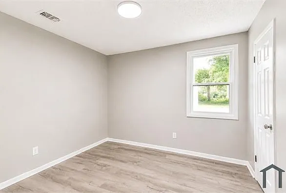 806 E Verbena Ave — Photo 13