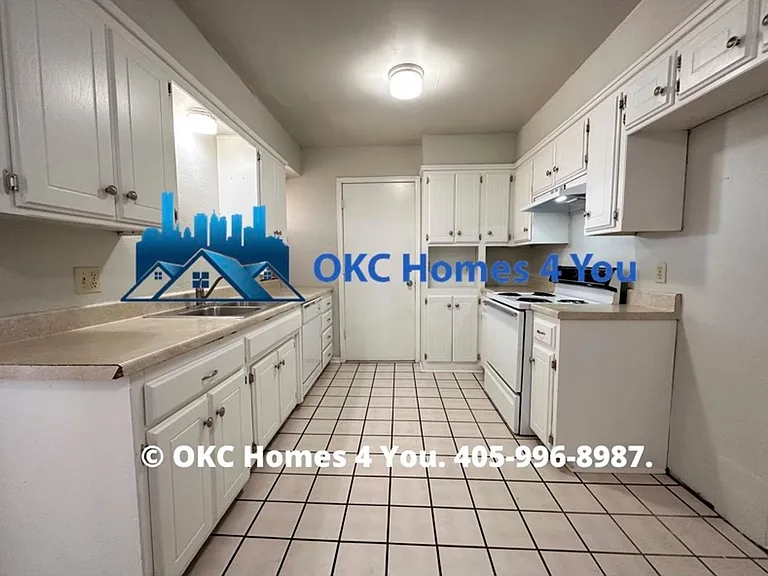 7022 Woodlake Dr — Photo 6