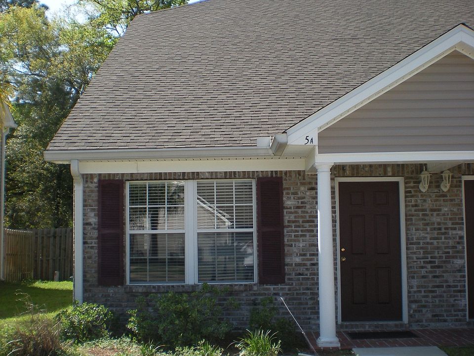 1st image of 5 Guinevere Ln