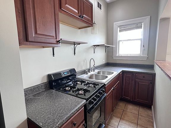 2nd image of 43 Lafayette Ave SE APT 6