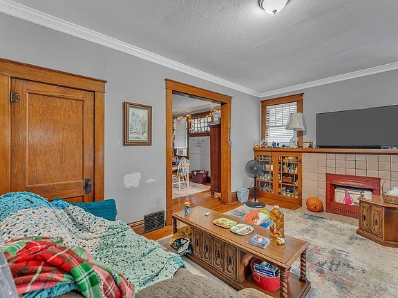 5th image of 1532 SW Central Park Ave #R43545-r34199-r43582