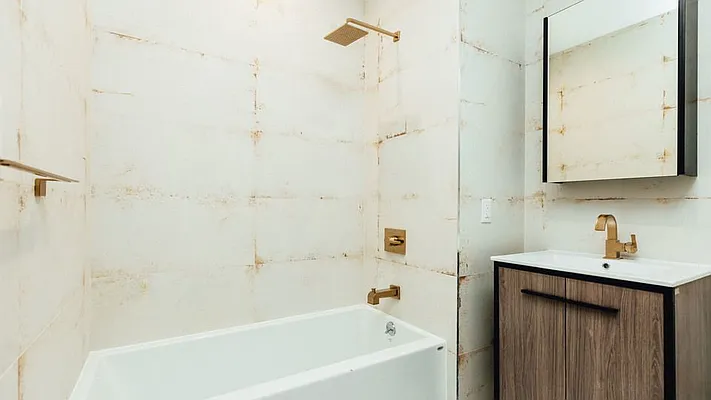 Rented by Nooklyn NYC LLC | media 46