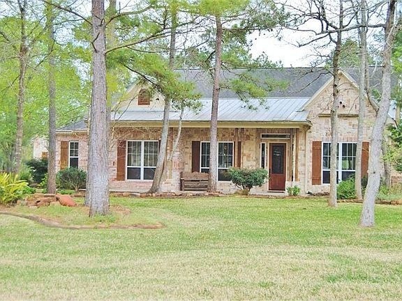 Welcome to 28812 Lakeside Green  in High Meadow Ranch  Located on almost 1 Acres in Magnolia, Texas 77355...High Meadow Ranch  Section 11 is a Short Distance to I-45-The Woodlands-Mall-Concerts-Fine Dining..