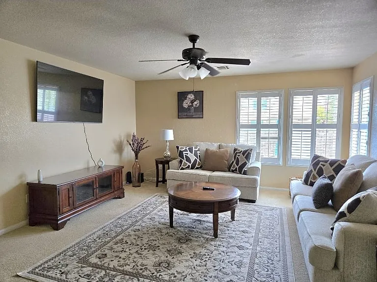 3403 Thunder Creek Dr — Photo 2