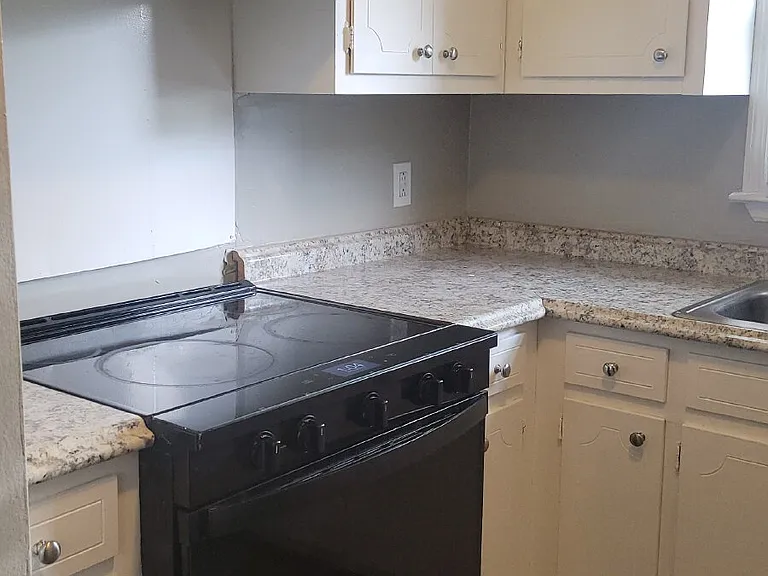 1502 Barrington Rd NW #A — Photo 16