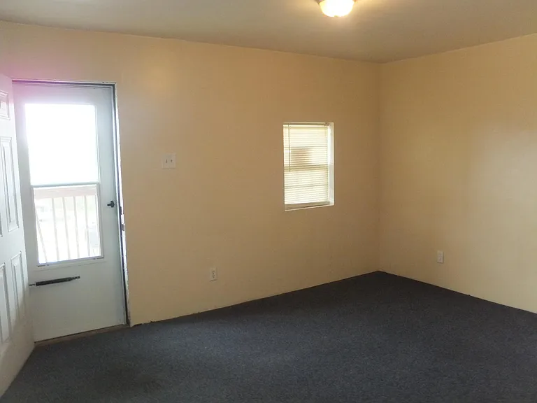 31 Circle Rd — Photo 2