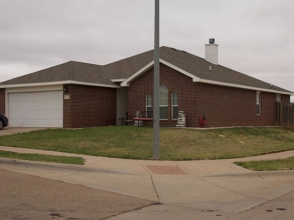 3rd image of 602 N Teak Ave