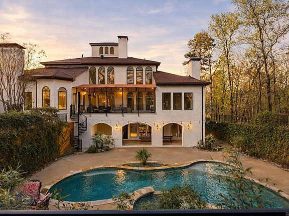 3rd image of 31 Cravache Ct