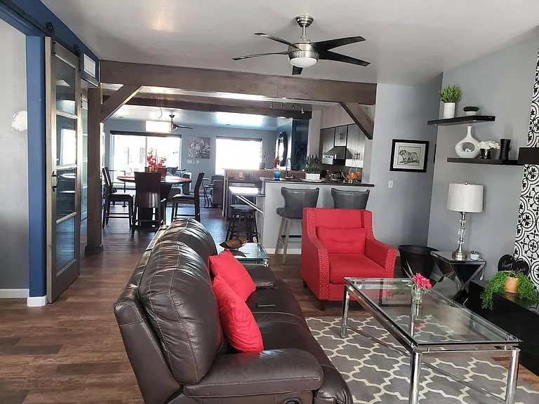 5968 S Avenida Bodega — Photo 2