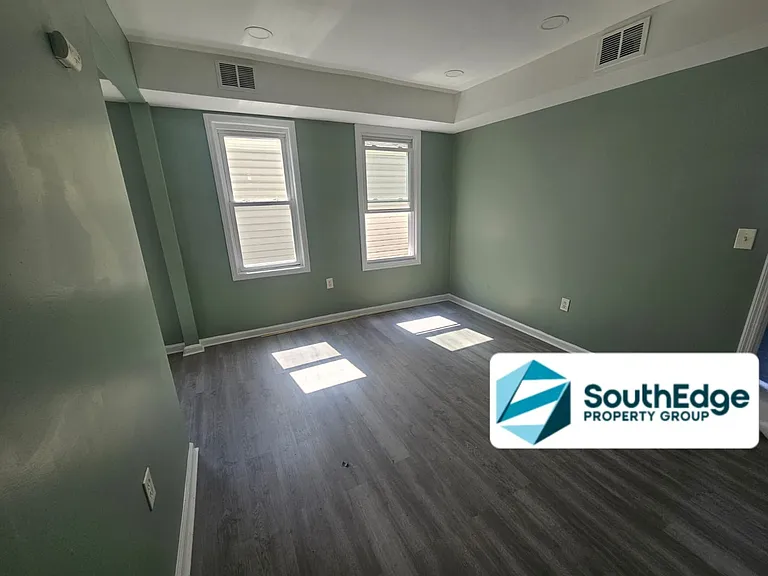 430 S 18th St #2 — Photo 3