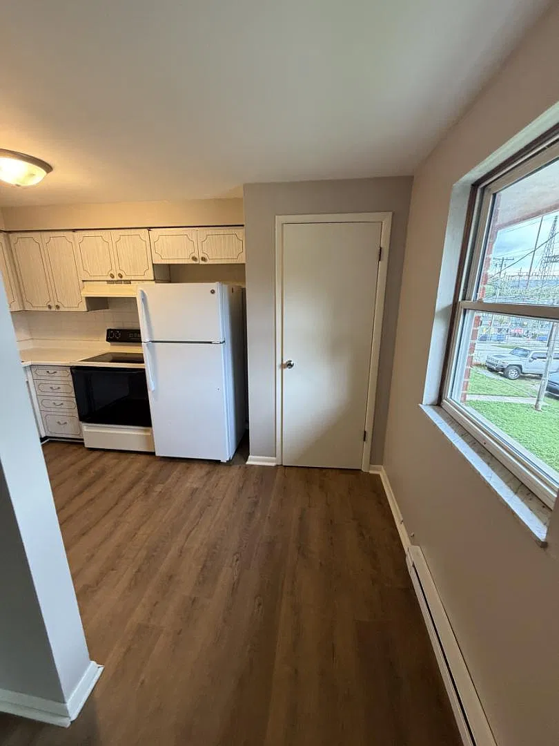60 W Harrison St - Apt 4 — Photo 3