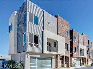 826 Brickyard Ln, Costa Mesa, CA 92627