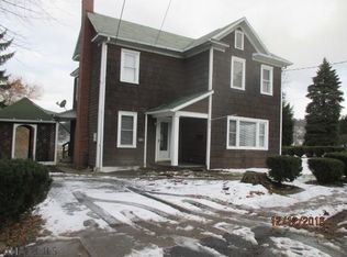 818 38th St, Northern Cambria, PA 15714