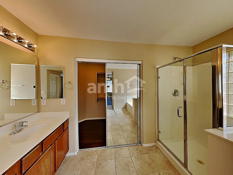 11369 W Lincoln St — Photo 11