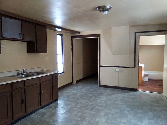 5th image of 267 Emslie St