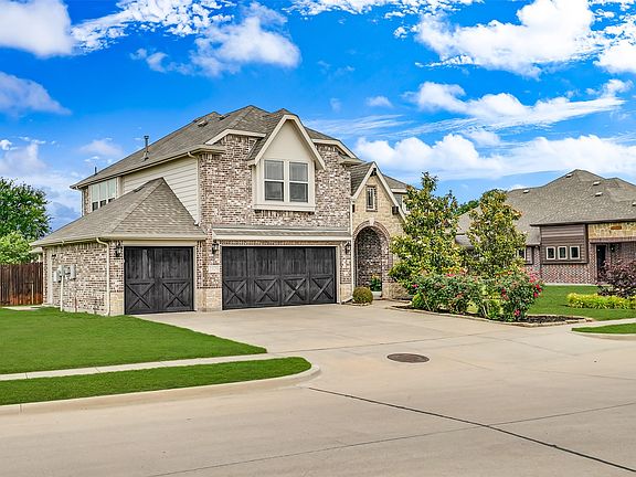 2nd image of 2329 Llano Dr