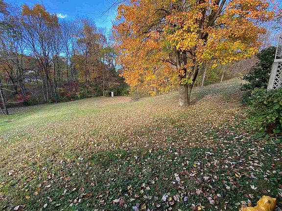 3rd image of 136 Meadow Dr