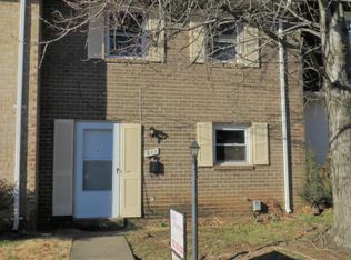 811 S Concord Ct, Sterling, VA 20164