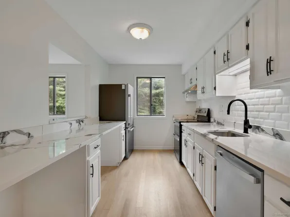 25 Florence Road #84, Branford, CT 06405