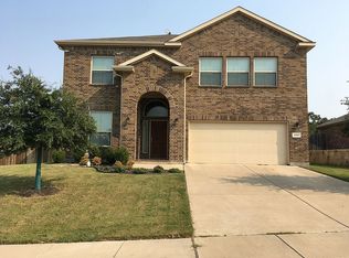 1401 Meadowlakes Dr, Azle, TX 76020