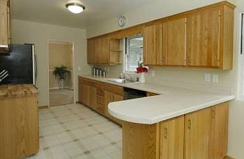 4th image of 2514 Oakland Dr