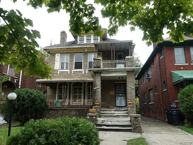3273 Cortland St photo 1