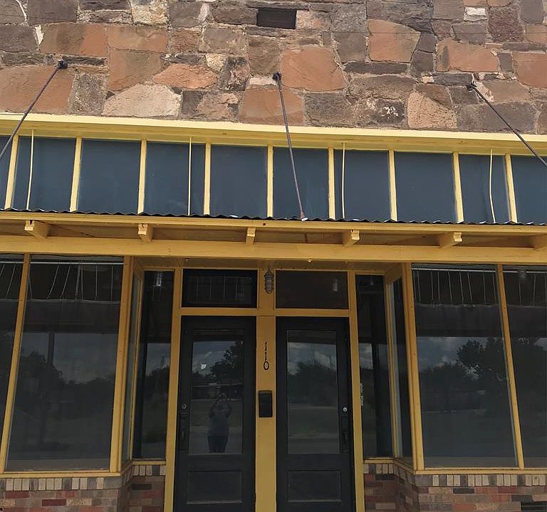 1st image of 110 W Pacific Ave