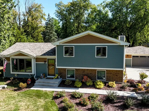 5603 Essex Rd, Lisle, IL 60532