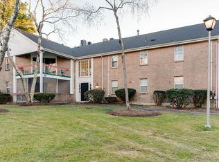 20 Brian Dr APT B, Stoughton, MA 02072