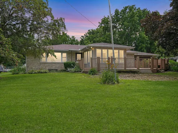 4714 E Washburn Rd, Washburn, IA 50702