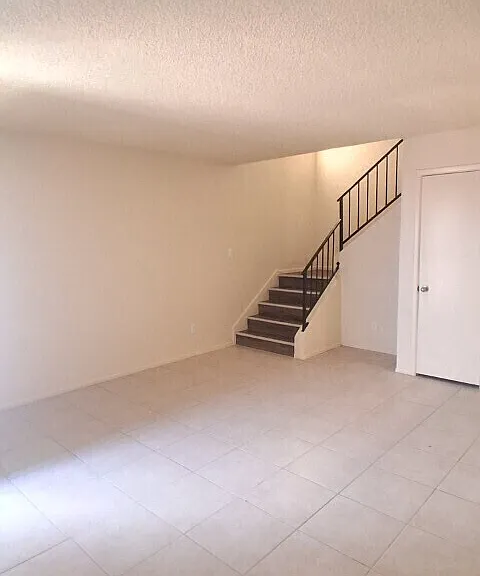 4004 S 44th St — Photo 3