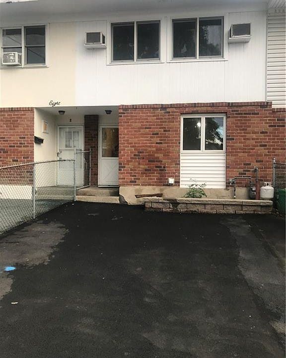 1st image of 6 Roosevelt Dr