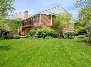 155 Briarwood N, Oak Brook, IL