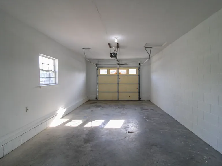 130 Meadows Ln — Photo 24