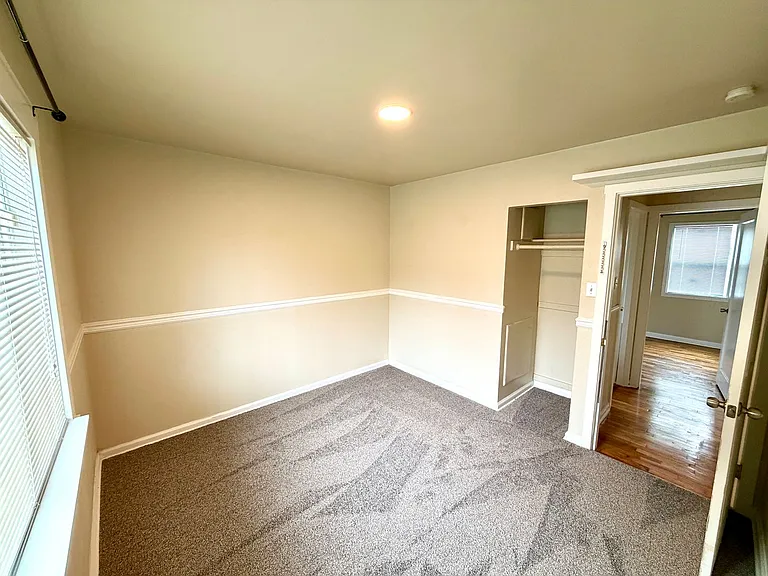 1043 S Oxford St — Photo 10