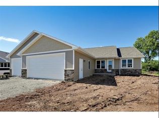 2845 Beachcomber St, Oshkosh, WI 54902