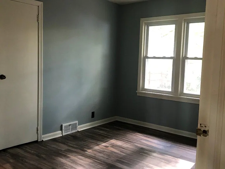 Second bedroom.