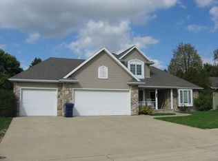 962 29th St, Spirit Lake, IA 51360