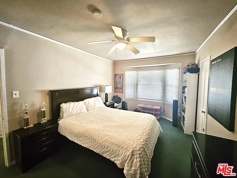 2211 W 78th Pl — Photo 32