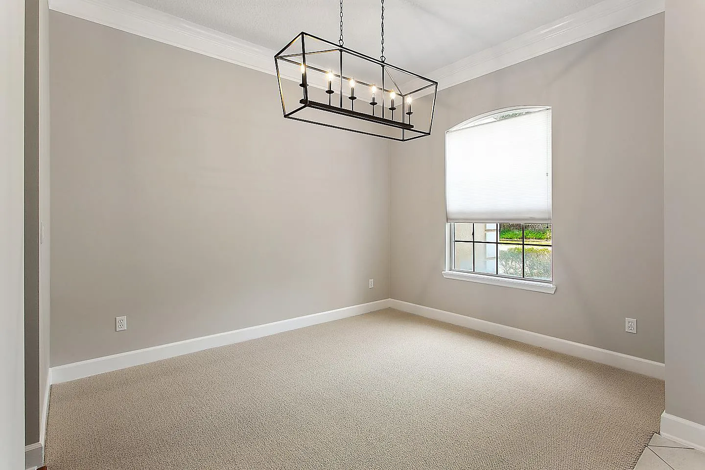 274 Oak Common Ave — Photo 3